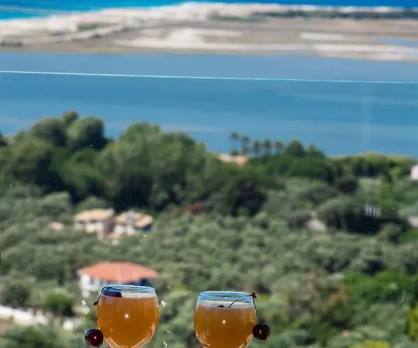 Voula Luxury * Frínion