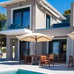 Voula Luxury * Frínion