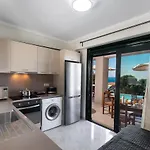 Voula Luxury * Frínion