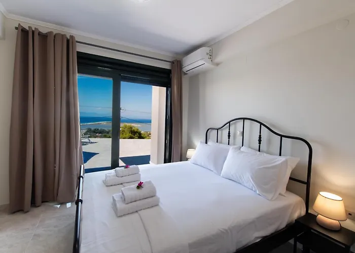 Voula Luxury Villa Frínion